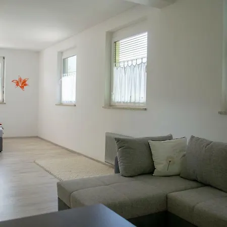 Hexagon * ספיטל אן דר דראו